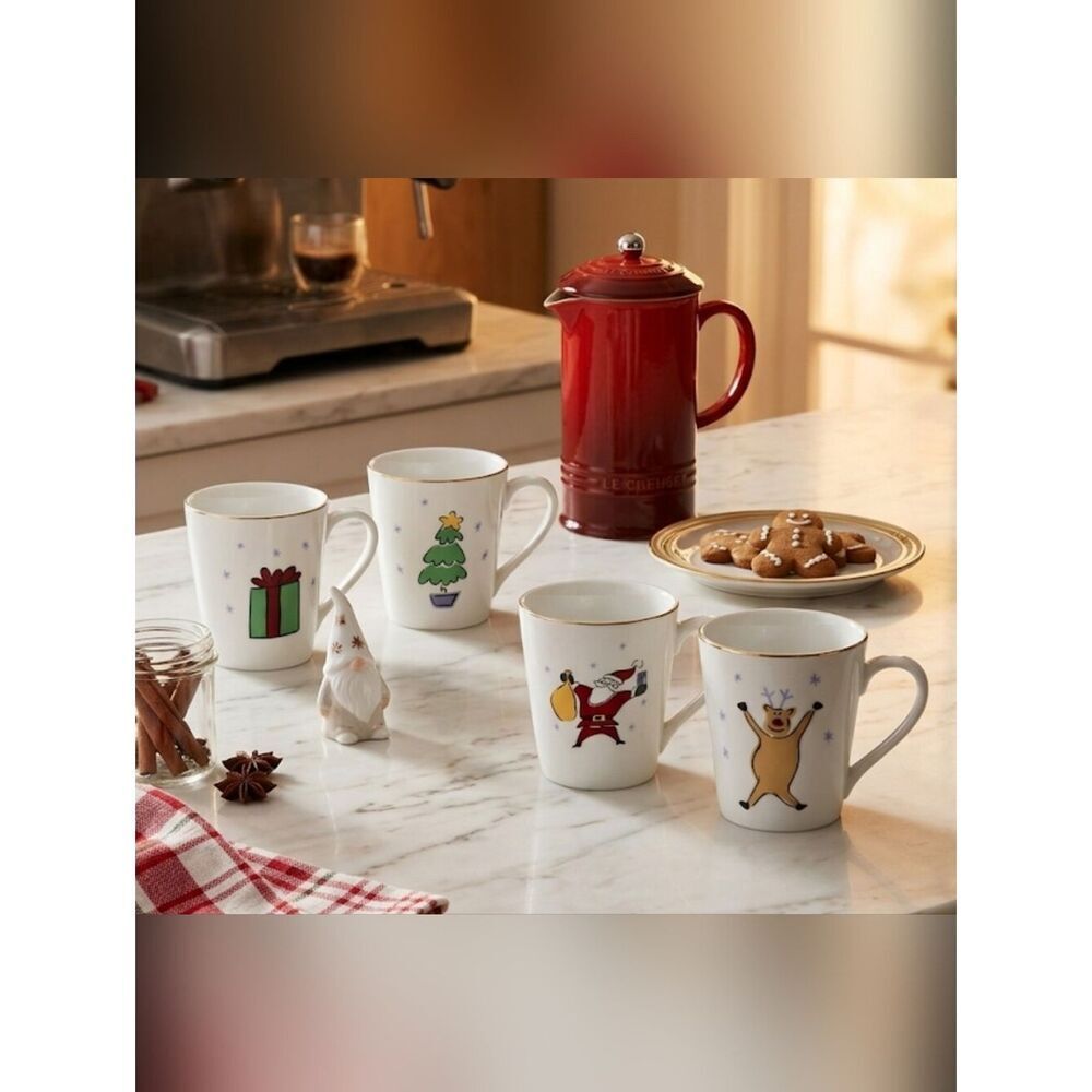 Merry Brite Set of four cups Christmas theme